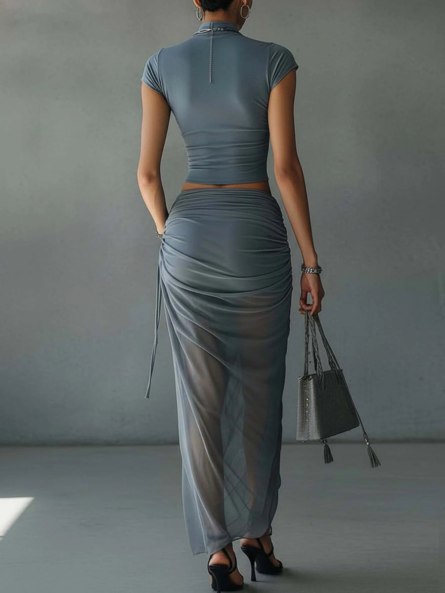 Jacqueline | Kort blå t-shirt och draperad kjol i transparent tulle
