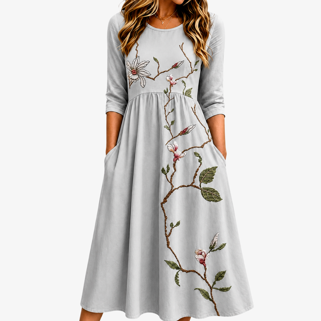 Saga | Silver Meadow Blossom Pocket Midi Klänning
