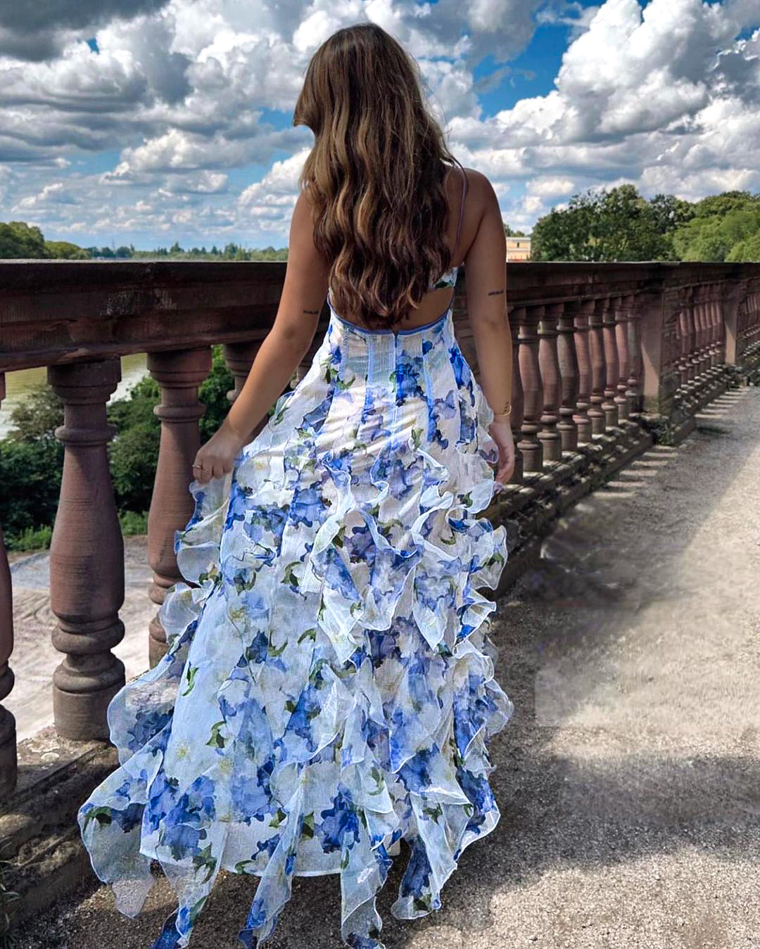 Uri | Midi Blommig Klänning med Volanger