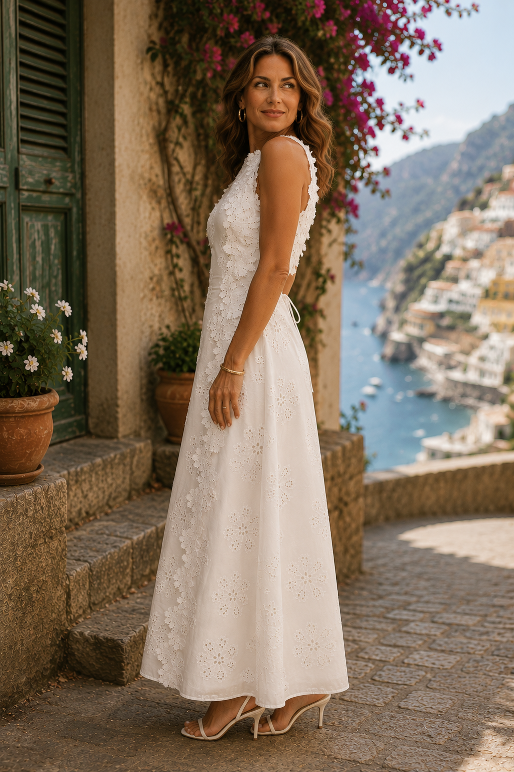 Della | Elegant Maxiklänning med Broderi