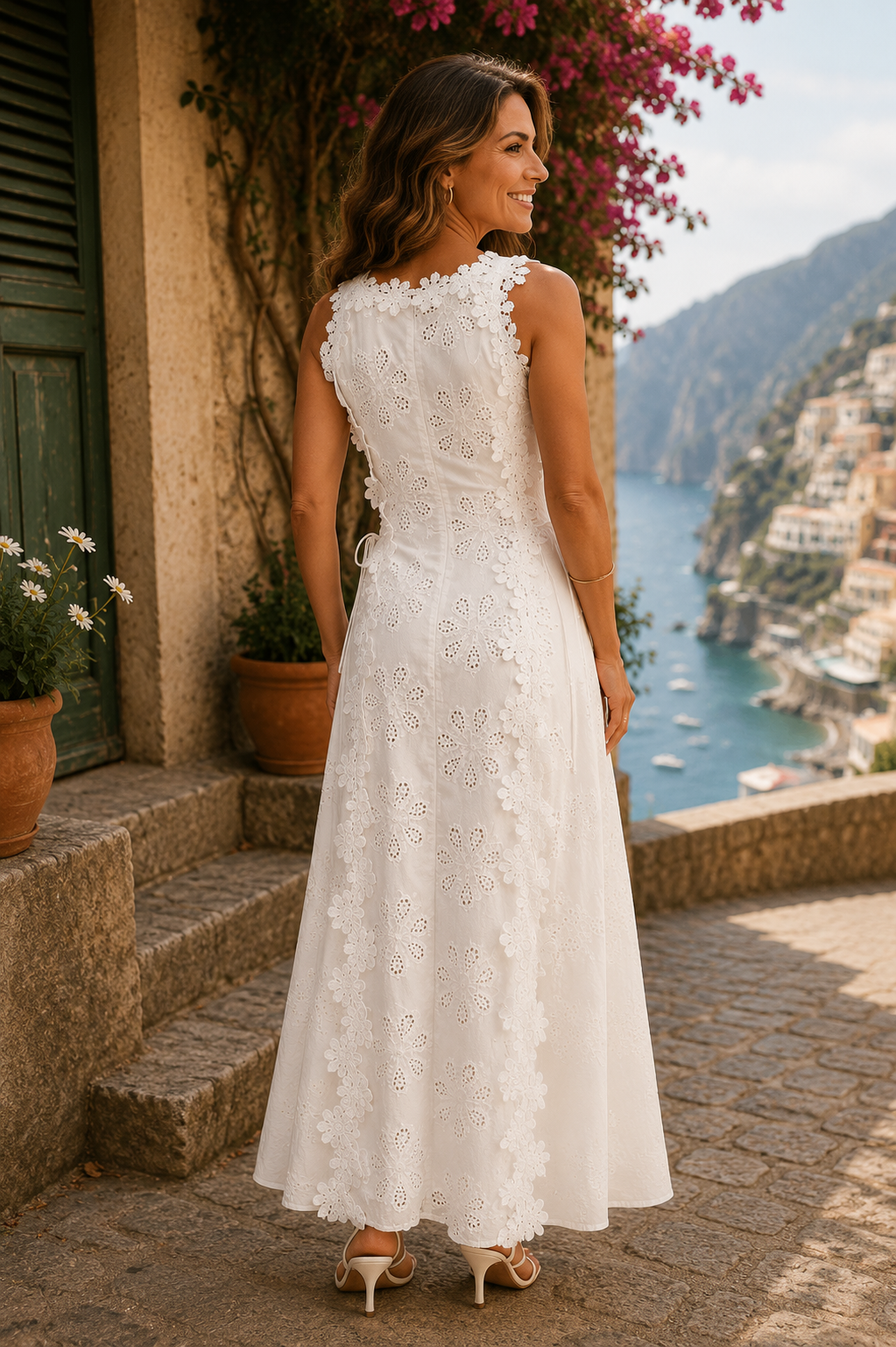 Della | Elegant Maxiklänning med Broderi