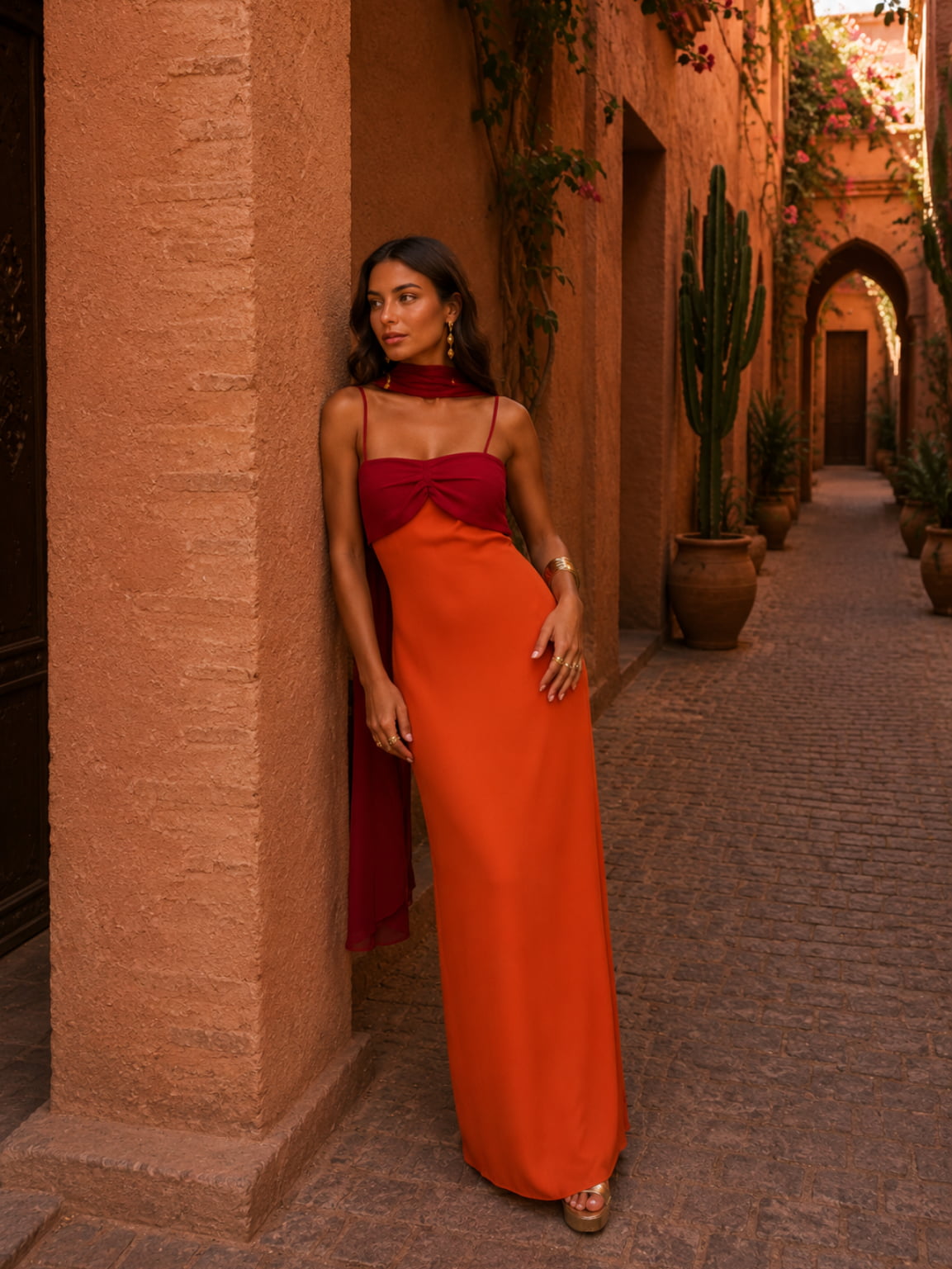 Daniela | Tvåfärgad draperad lång klänning