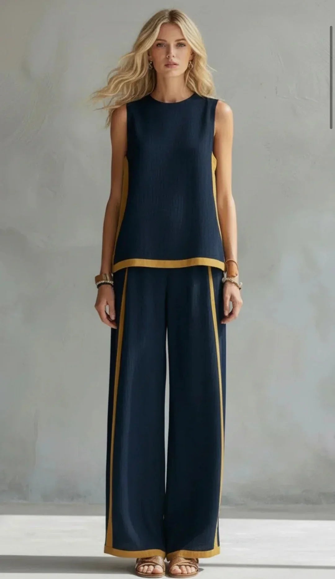 Ursula | Set med väst och byxor i chic-casual stil med tvåfärgade detaljer