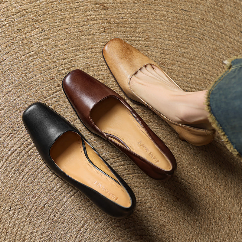 Vera | Klassiska Pumps med Fyrkantig Tå i Sandsten Beige