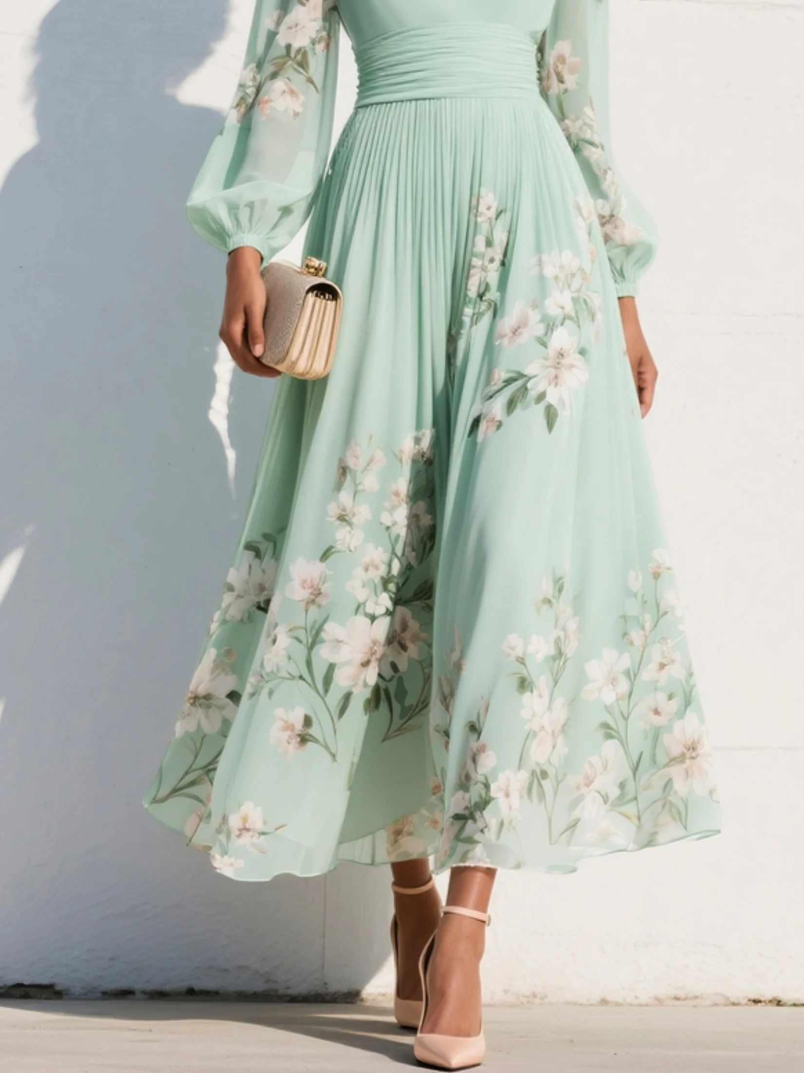 Susane | Maxiklänning i plisserad mintgrön chiffon med blommönster för kvinnor