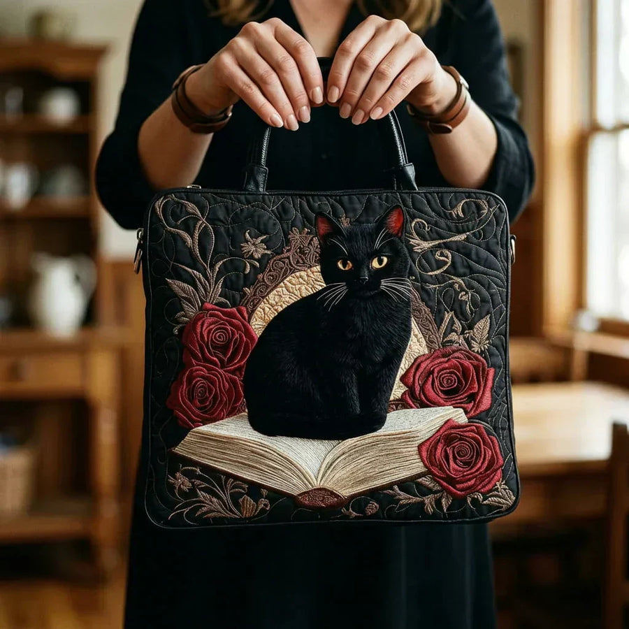 Lovisa | Quiltad Tote Bag - Svart Katt på Böcker