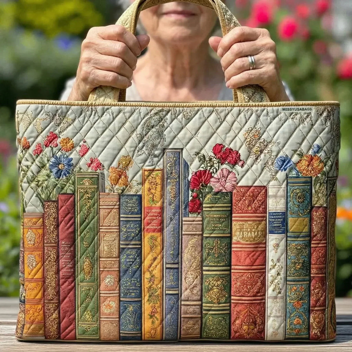 Johanna | Quiltad Väska - Förtrollande Bibliotek