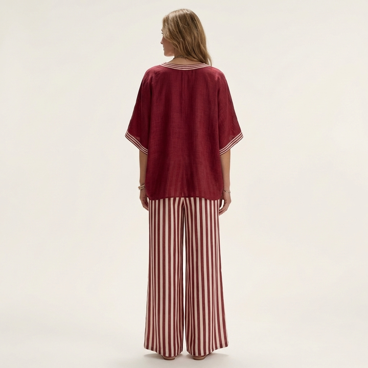 Juliana | V-Urtavla Varsity Top & Randig Vidbyxa Set