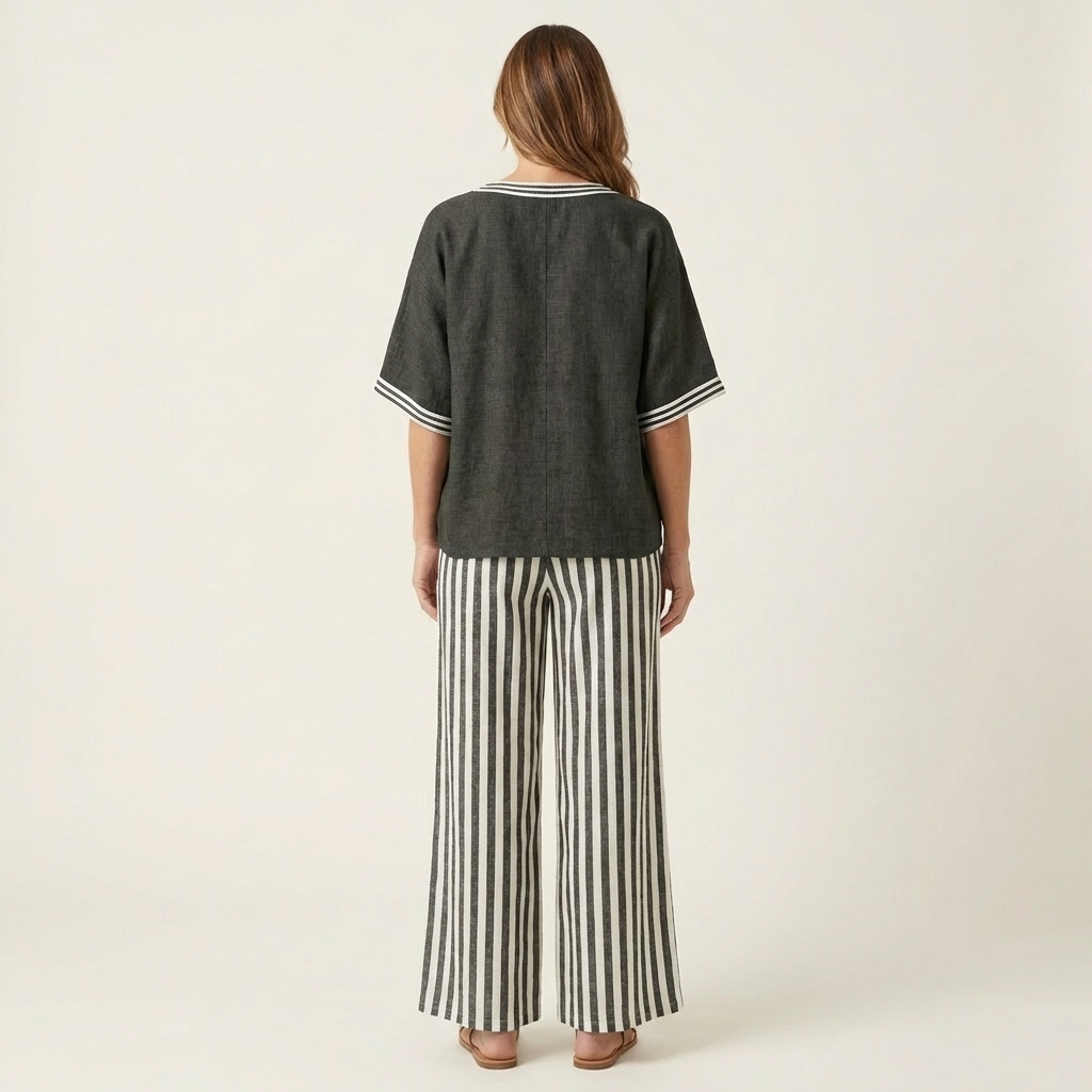 Juliana | V-Urtavla Varsity Top & Randig Vidbyxa Set