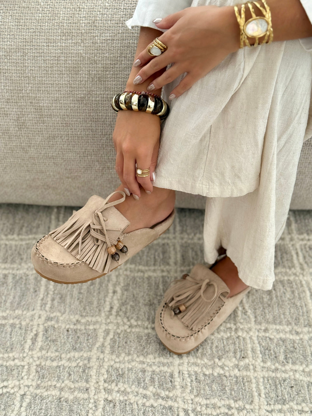 Uvonne | Mocka Slip-ins med Fransar